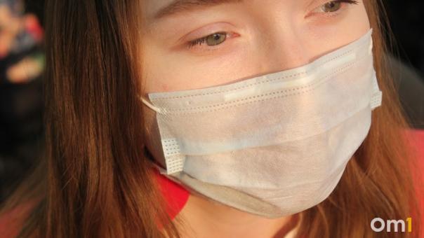 Штраф до 3000 и «уголовка». В Омске продолжают наказывать нарушителей масочного режима