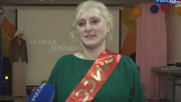 Убившая сантехника омская артистка стала королевой красоты в колонии