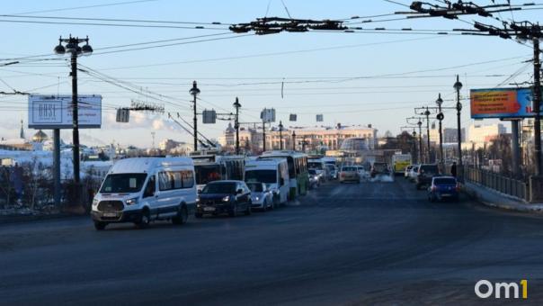 В центре Омска на полдня перекроют несколько важных дорог