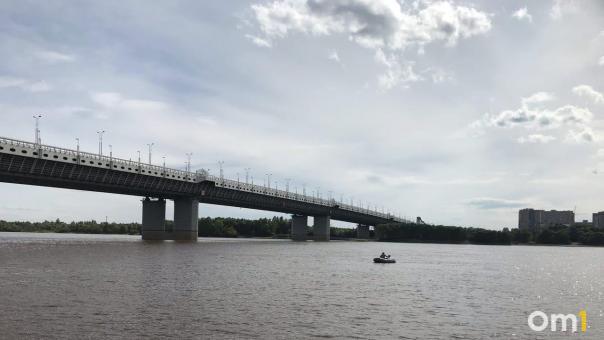 На метромосту у машины отлетело колесо