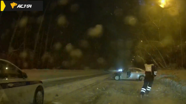 Пытался скрыться в сугробах: новосибирец устроил погоню с ДПС. ВИДЕО