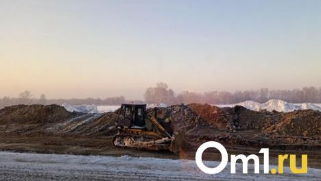 Омские дороги будут чистить гусеничными тракторами