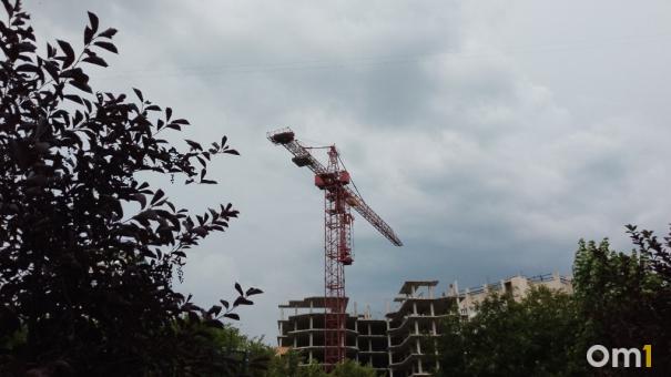 Мэр Новосибирска Анатолий Локоть опроверг слухи о сносе долгостроя на улице Связистов