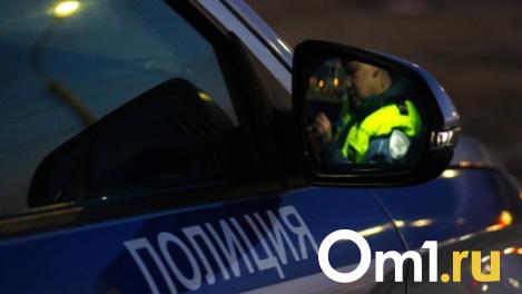 Полицейские и эвакуаторы попались на взятках за незаконную парковку в Новосибирске