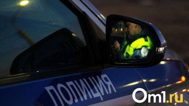 Полицейские и эвакуаторы попались на взятках за незаконную парковку в Новосибирске