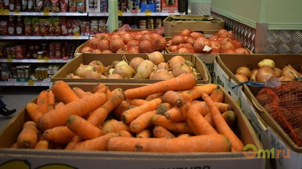 В Омске «взлетели» цены на овощи и фрукты