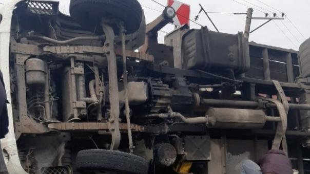 Грузовик попал в ДТП на улице Большевистской в Новосибирске