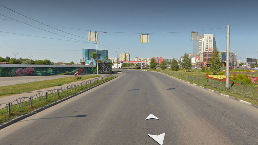 Незаконную заправку возле омского ТЦ Festival City снесли по решению суда