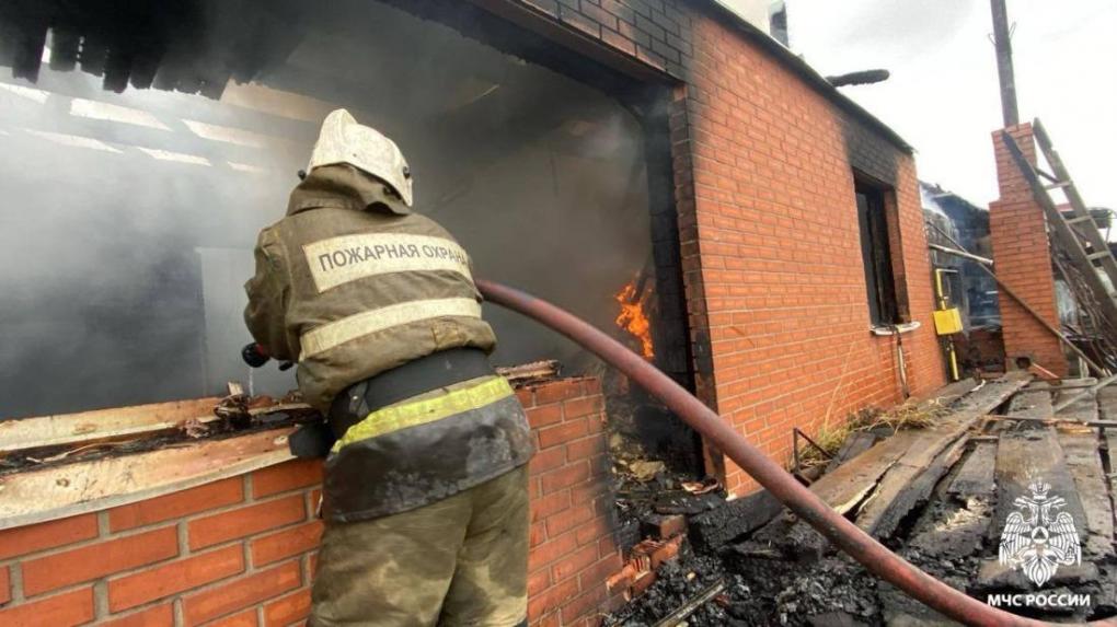 Пожарные потушили возгорание двух частных домов под Новосибирском