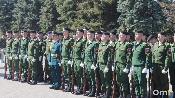 Новосибирцам начали рассылать повестки в армию