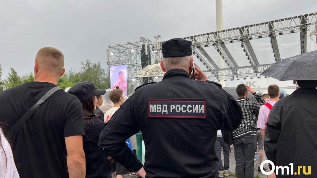 В Омске введут доплату полицейским, занимающимся охраной общественного порядка