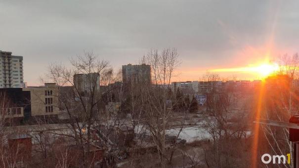 Корональная дыра на Солнце будет влиять на Землю всю неделю