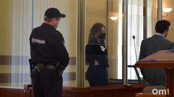 Била лопатой. Омичка до смерти забила приятеля из-за зарядки для телефона