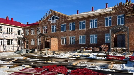 Прокуратура начала наблюдение за омским подрядчиком, чтобы тот сдал детский сад в срок