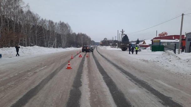 Под Омском сбили школьника, перебегавшего дорогу в неположенном месте