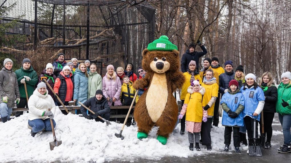 В Новосибирском зоопарке состоялся субботник