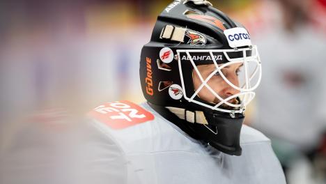 Омский «Авангард» продлил контракт с голкипером Ильёй Проскуряковым