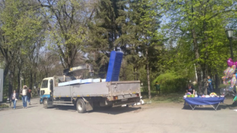 Часы обратного отсчёта до МЧМ-2023 по хоккею разобрали в центре Новосибирска