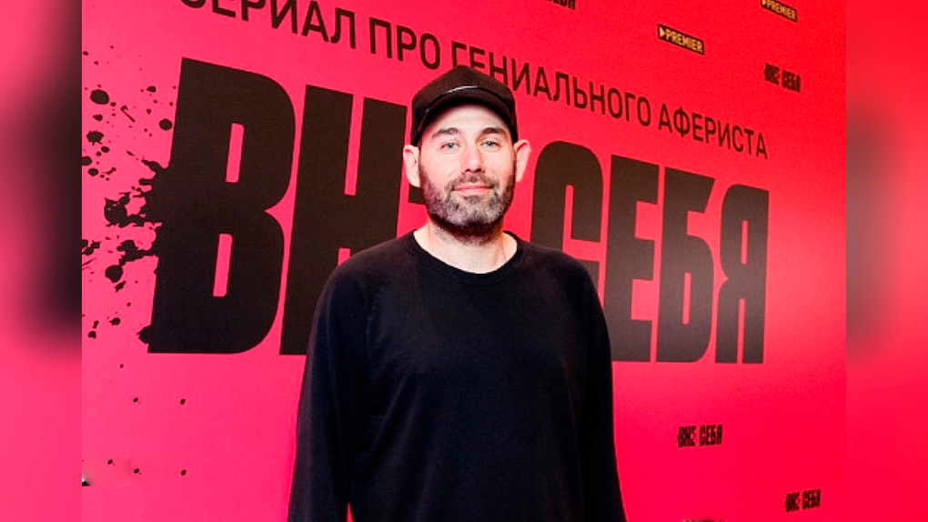 Солист группы БИ-2 посетил концерт сбежавшего из России Семёна Слепакова и назвал его талантливым комиком