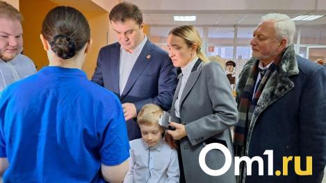 Виталий Хоценко с младшим сыном и женой пришли на избирательный участок