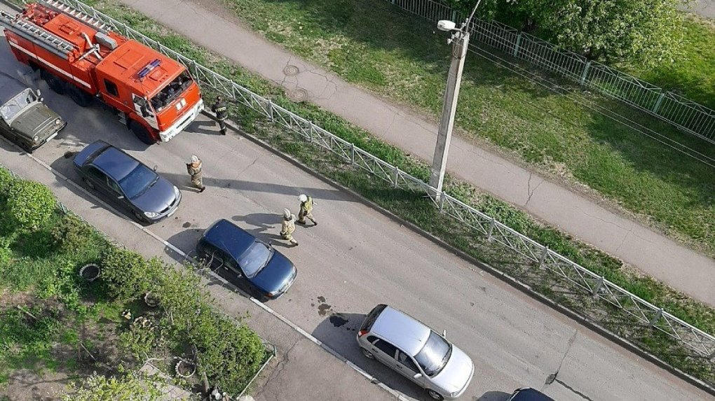 Появилось видео с пожара в девятиэтажке на Дмитриева, где погибла омичка