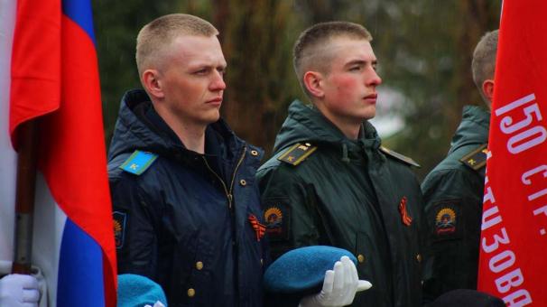 80 новосибирских полицейских получили погоны в День России