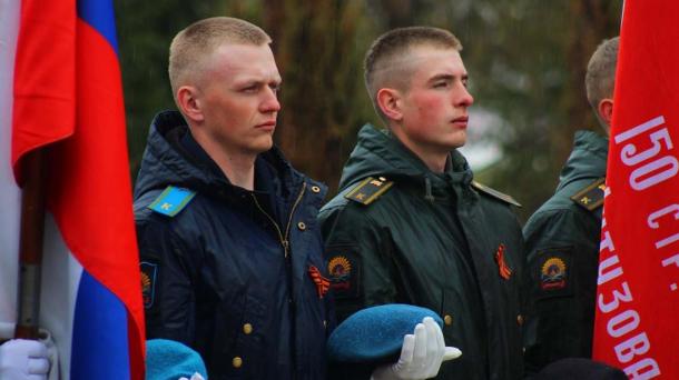 80 новосибирских полицейских получили погоны в День России