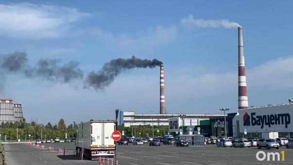 Превышение сероводорода: жители одного из омских округов вновь дышали выбросами