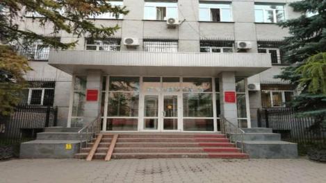 Суд во второй раз восстановил в должности дважды уволенного директора омских «Госаптек»