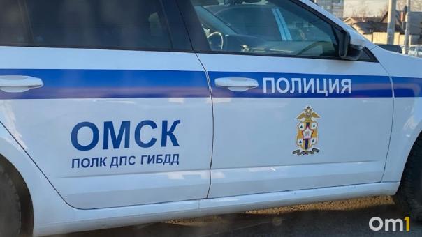 Омич на Honda сбил женщину с 6-летним ребёнком, переходивших улицу. Видео