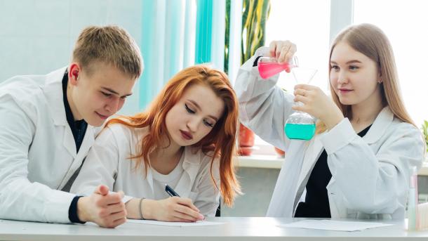 Еще есть возможность поступить в Омский политех