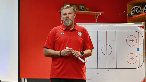 Дмитрий Рябыкин прокомментировал разгромную победу над «Авангардом»