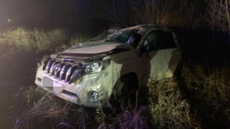 Водителя и пассажира автомобиля Toyota выбросило из машины после ДТП под Новосибирском