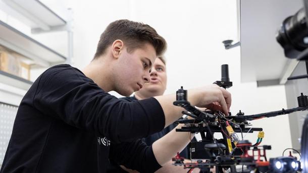 Четыре причины поступить в Томский государственный университет систем управления и радиоэлектроники (ТУСУР)