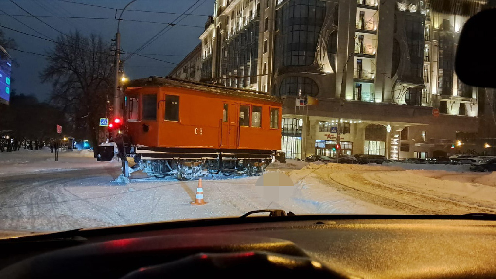 Технический вагон сошёл с рельсов в центре Новосибирска