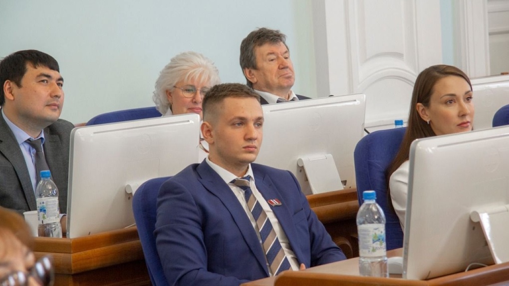 Депутат Илья Смирнов рассказал об итогах первой сессии Законодательного собрания Омской области