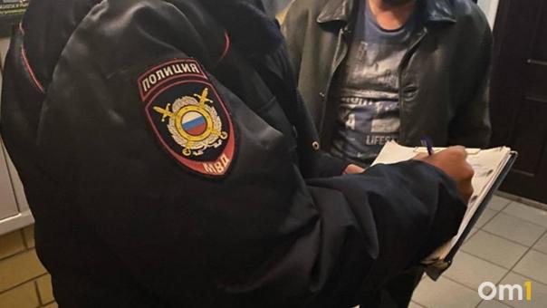 В Омске мужчина угрожал ножом полицейским, пытаясь сбежать