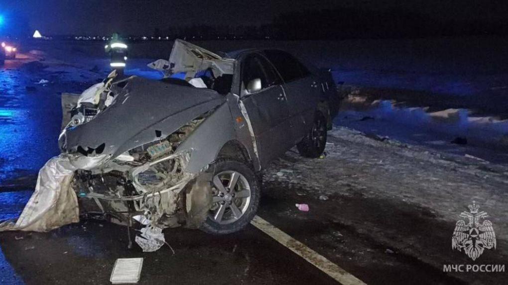 Авария на трассе Омск-Тюмень: лоб в лоб столкнулись две легковушки