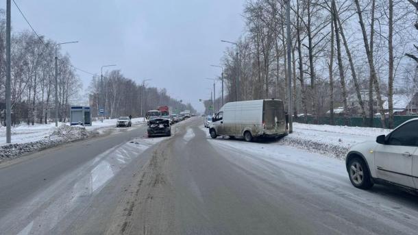 Три человека пострадали в цепном ДТП в Заельцовском районе Новосибирска