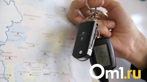 Работник омской автомойки без прав катался на машине клиента