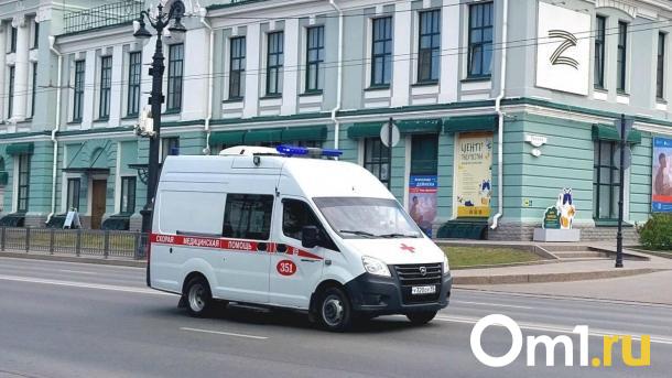 На майских выходных омские медики спасали пациента на вертолёте
