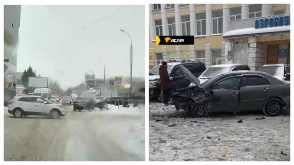 Массовое ДТП устроил водитель автомобиля Hyundai, сбивший новосибирца на переходе
