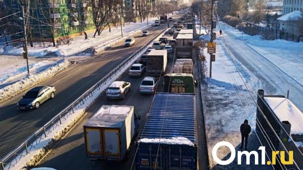 Запрет поворота на Новогоднюю в Новосибирске назвали «сырым решением»