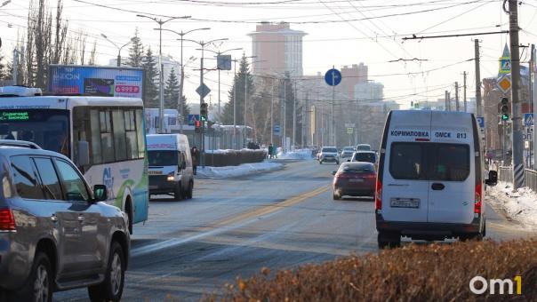 Рабочая неделя в Омске началась с 7-балльных пробок
