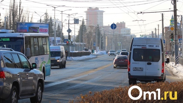 Рабочая неделя в Омске началась с 7-балльных пробок