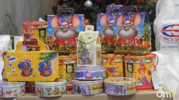 Три тысячи новогодних подарков закупит мэрия Новосибирска