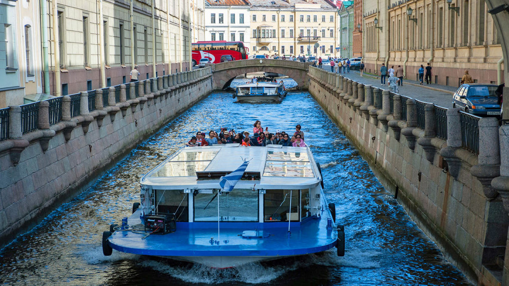 Водные прогулки в Санкт-Петербурге