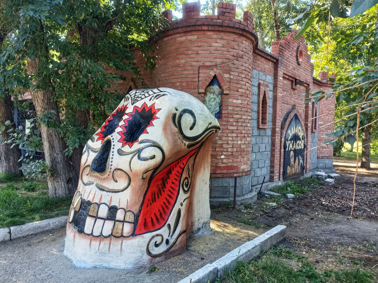 Омский «Замок ужасов», находящийся в центре города отремонтировали |  26.08.2022 | Омск - БезФормата