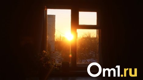 При загадочных обстоятельствах омичка с шизофренией выпала из окна третьего этажа
