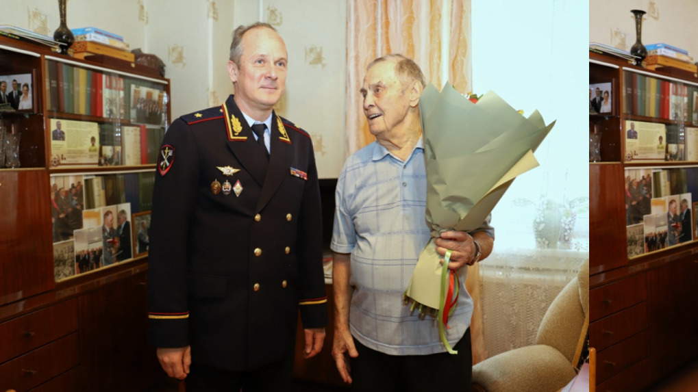 «Человек-легенда»: ветерану новосибирской милиции Евгению Щербаку исполнилось 95 лет
